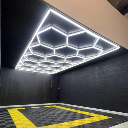 Efektowne oświetlenie LED Blaupunkt Hexagon 243 X 483 cm, Konfigurowalny system LED o naturalnej barwie w kształcie plastra miodu do showroomu, galerii, salonu samochodowego, serwisu, garażu