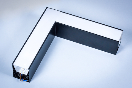 Oprawa liniowa LED Greenie Linea podwieszana - narożnik horyzontalny 20W czarna obudowa NW