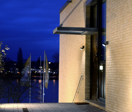 Lampa zewnętrzna Lutec TRUMPET 5626001118 czarny