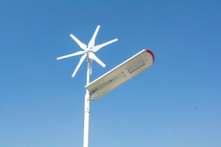 Lampa uliczna hybrydowa LED Greenie WS-70W Windsun z czujnikiem ruchu PIR i Bluetooth