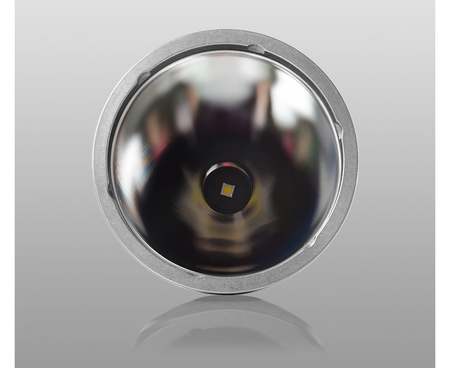 Latarka szperacz Armytek Barracuda White