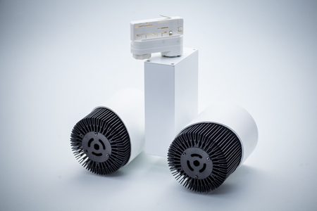 Reflektor szynowy 3- fazowy LED COB 2x20W podwójny obudowa biało-czarna NW