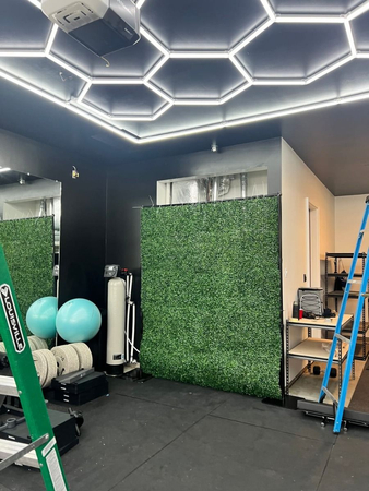 Efektowne oświetlenie LED Blaupunkt Hexagon 243 X 483 cm, Konfigurowalny system LED o naturalnej barwie w kształcie plastra miodu do showroomu, galerii, salonu samochodowego, serwisu, garażu