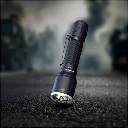Latarka taktyczna LED Fenix TK17