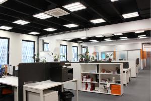 Oświetlenie biurowe LED – jakie wybrać?